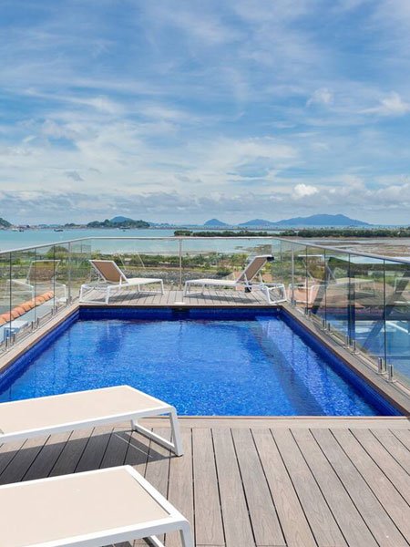 vacationrentalspanama_roof_pool